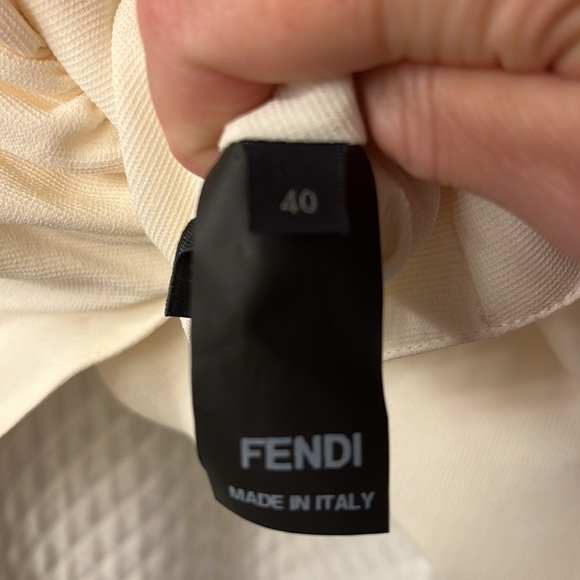 Fendi cape-style top. It 40. Cream colour - Picture 5 of 7